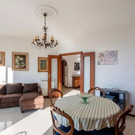 Joivy Vintage Flat With Garden And Parking Διαμέρισμα *