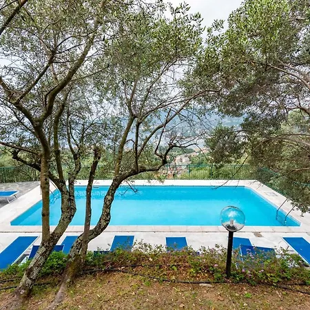 Joivy Vintage Flat With Garden And Parking Διαμέρισμα